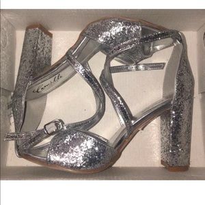 Silver glitter 3.5/4 in heels!